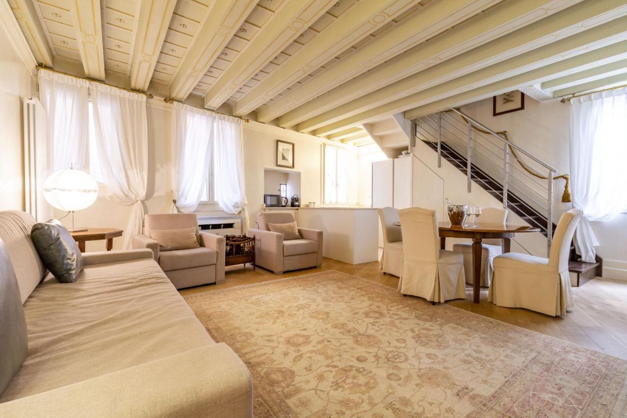 Gondola Luxury - Campo Santi Filippo E Giacomo By Wonderful Italy Venice Exterior photo