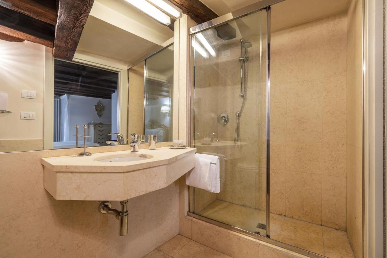 Gondola Luxury - Campo Santi Filippo E Giacomo By Wonderful Italy Venice Exterior photo