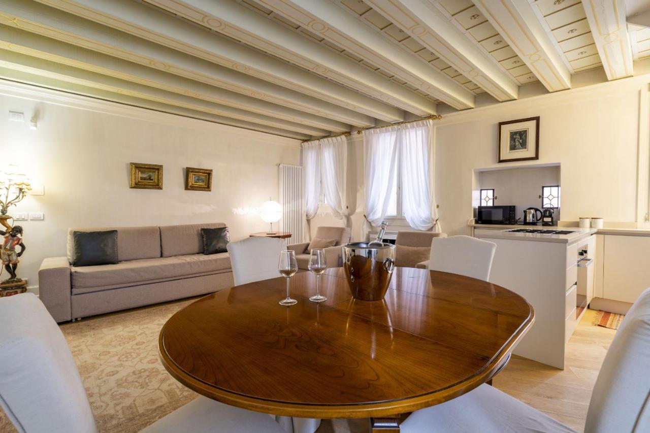 Gondola Luxury - Campo Santi Filippo E Giacomo By Wonderful Italy Venice Exterior photo